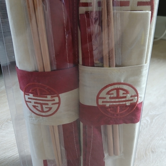 Pier One Asian Napkin Dinning Place Mat Chopsticks Set of 4 - Picture 11 of 12